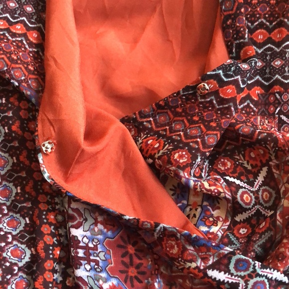 BCBG GENERATION cold shoulder tapestry printed romper. Size S. In rusty coral. - Picture 11 of 15